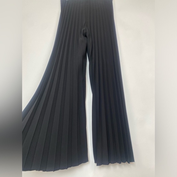 Zara Women Finely pleated palazzo trousers 9479/277/800 Medium Black - Picture 5 of 9